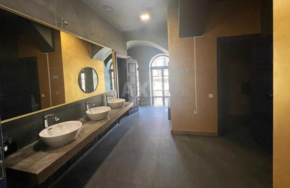 Office vul. Basejna 2А, 1347m2651136