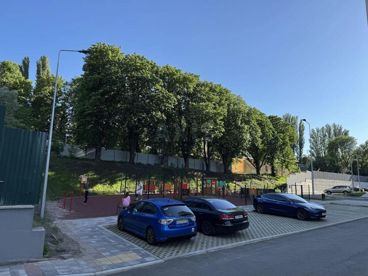 1k apartment vul. Konopljans'ka 22Б6956212
