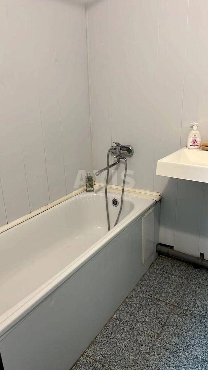 1k apartment vul. Svitla 3718025