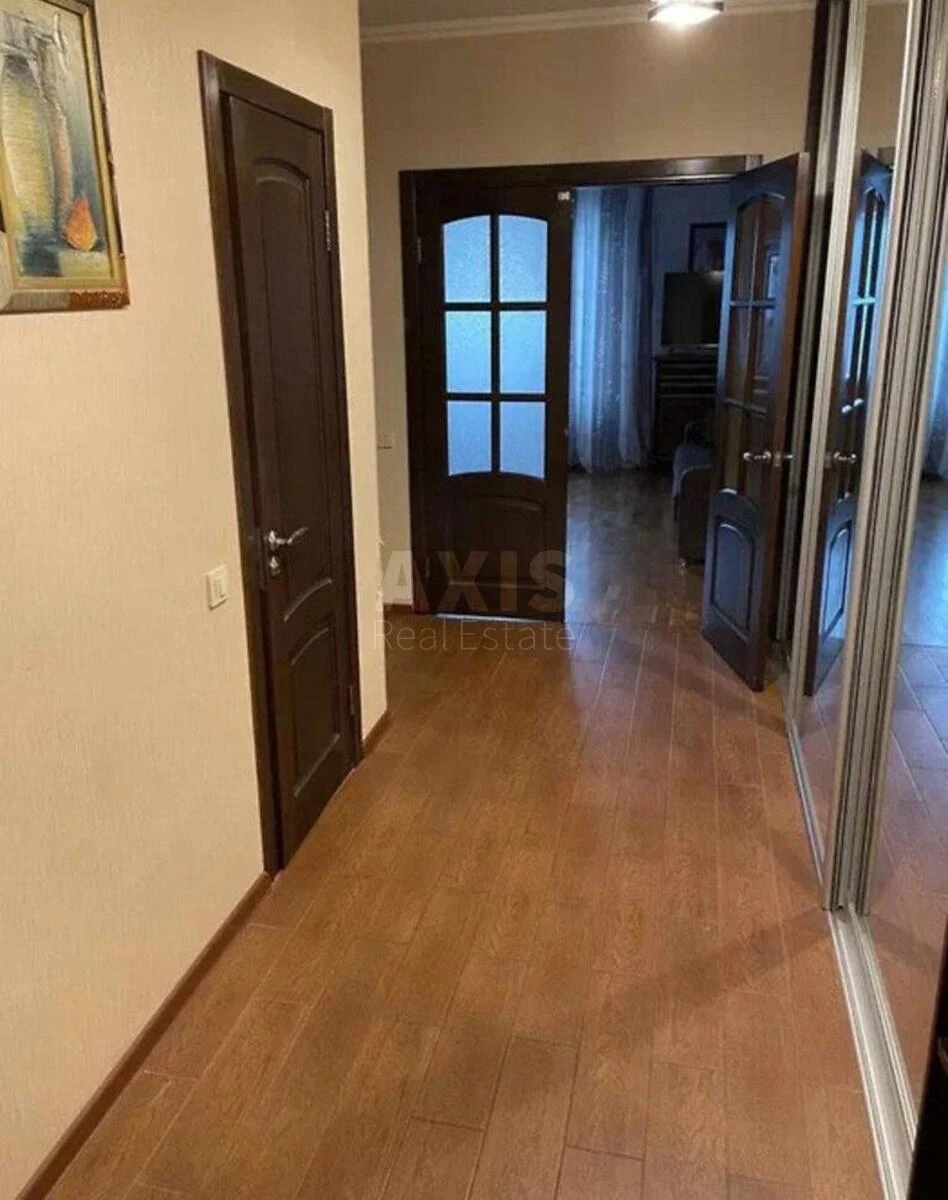 2k apartment vul. Sribnokil's'ka 2А700266