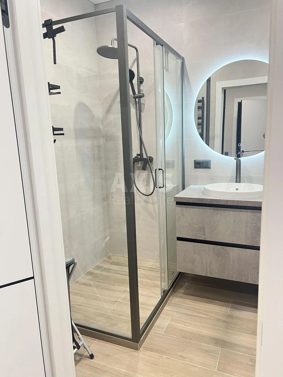 1k apartment nab. Dniprovs'ka 15Є662734