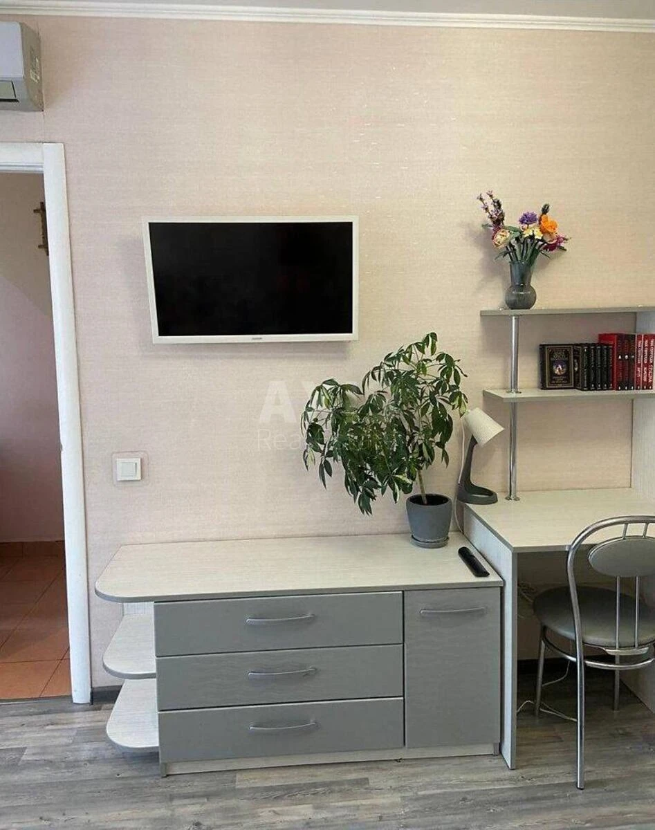 1k apartment vul. Grechka Marshala 9720526