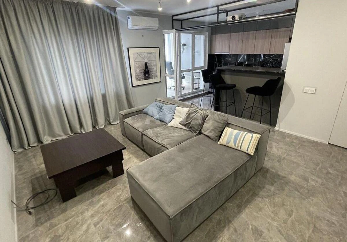 2k apartment vul. Stecenka 75К695612