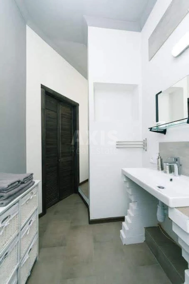 2k apartment vul. Kruglouniversytets'ka 2/1682823