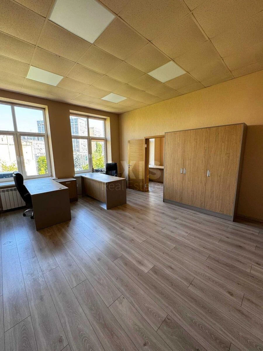 Офис ул. Александра Конисского 82, 280м2714631