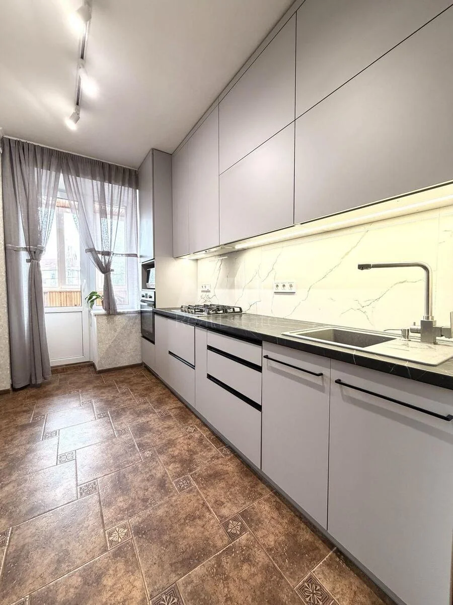 2k apartment vul. Hmel'nyc'ka 10