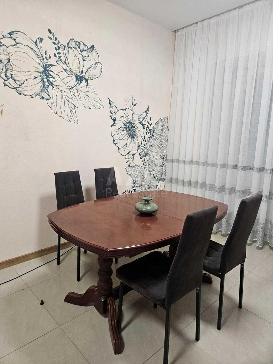 5k apartment vul. Ljuterans'ka 13715460