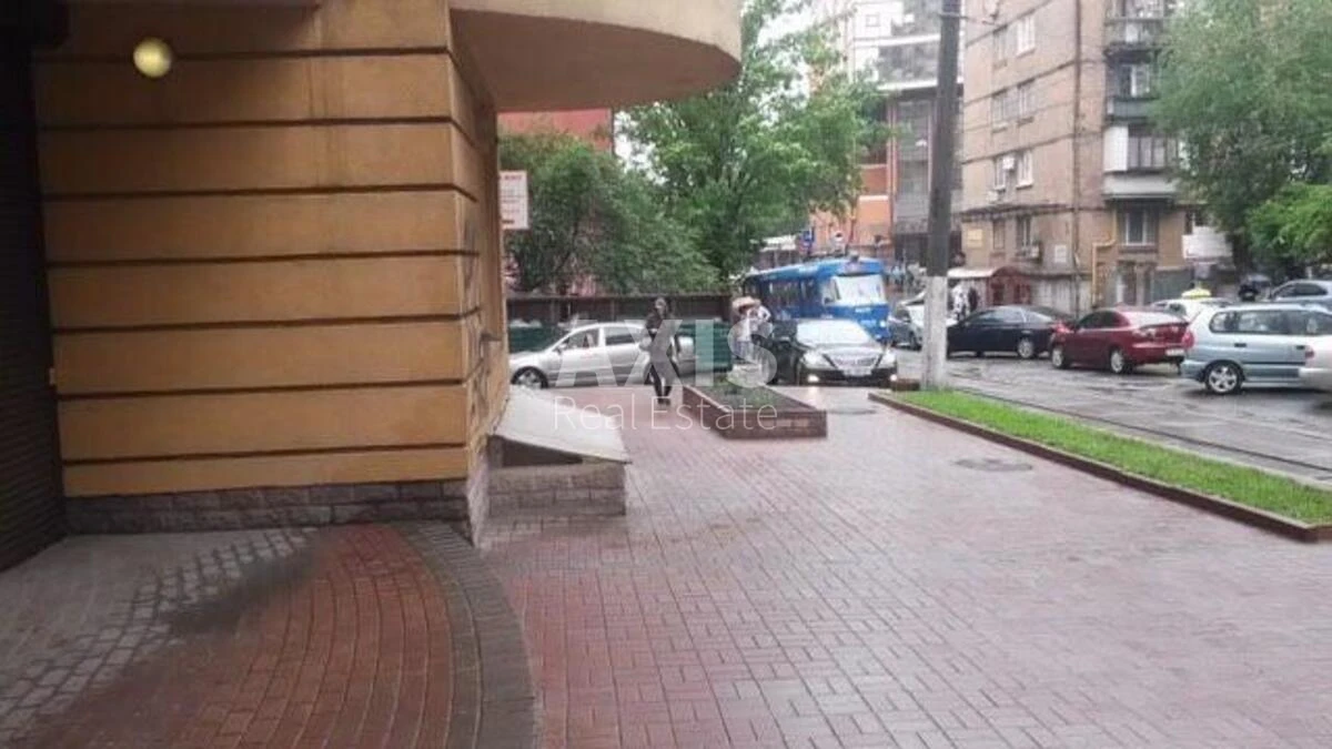 Office vul. Dmytrivs'ka 69, 300m2519246