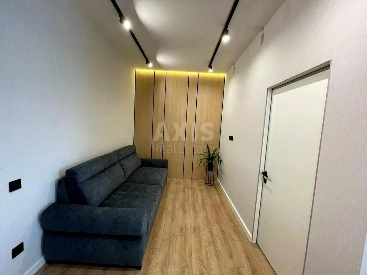 1k apartment pr-t Berestejskij 11679061