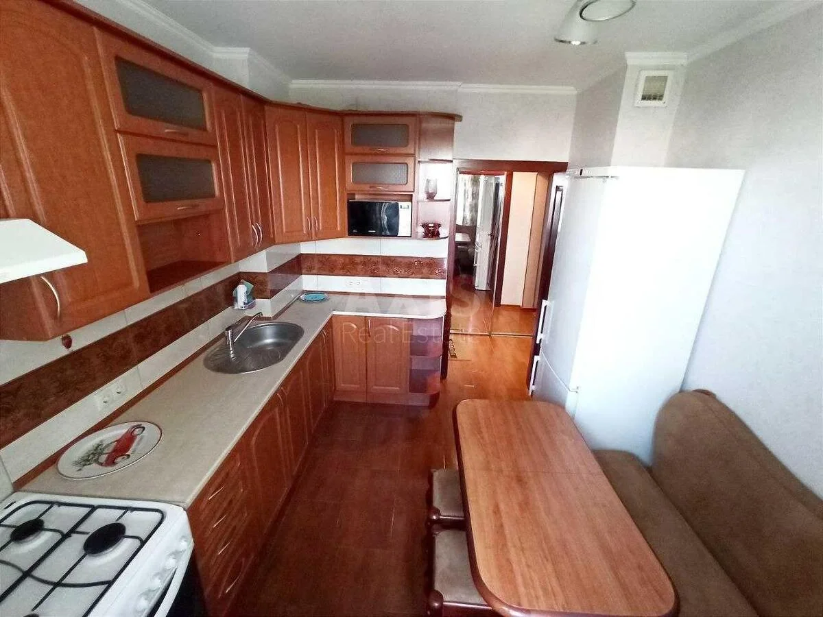 3k apartment vul. Mostyc'ka 14
