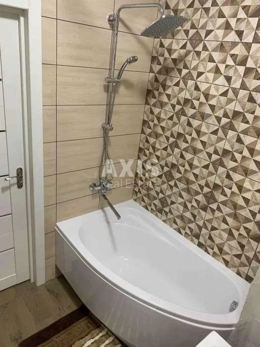 1к квартира пр-т Берестейский 67308246