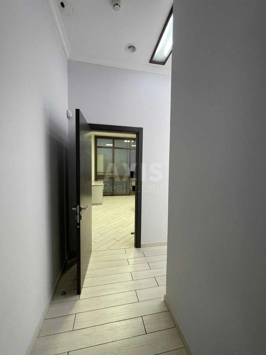 Office vul. Volodymyrs'ka 23А, 165m2719424