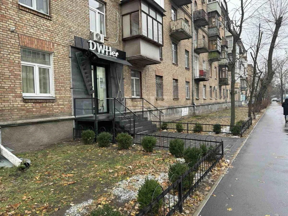 Trade object vul. Bazhova 13/9, 60m2613830