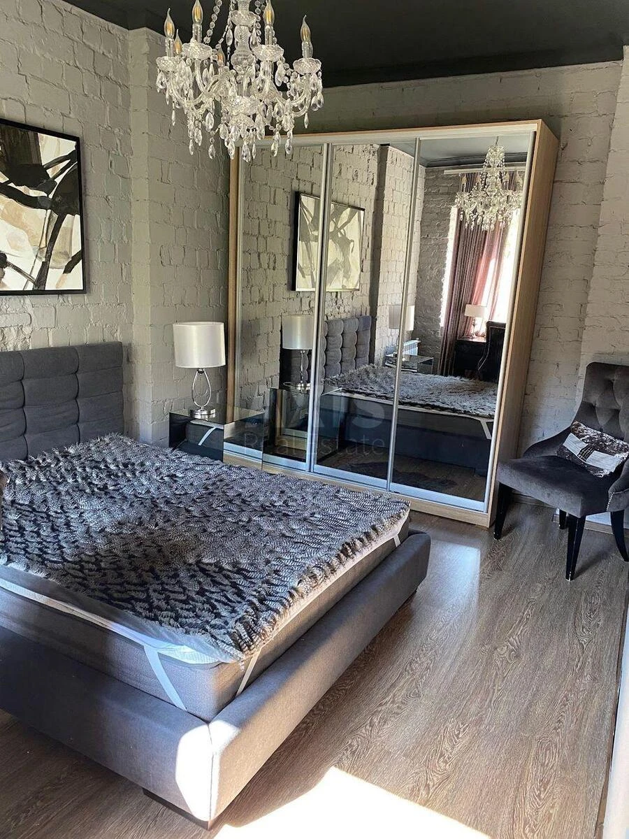 2k apartment vul. Kruglouniversytets'ka 2/1682825