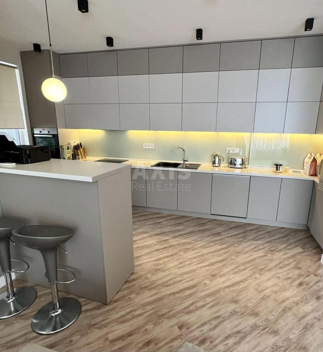 3k apartment vul. Vasylya Tyutyunnyka 37/171383