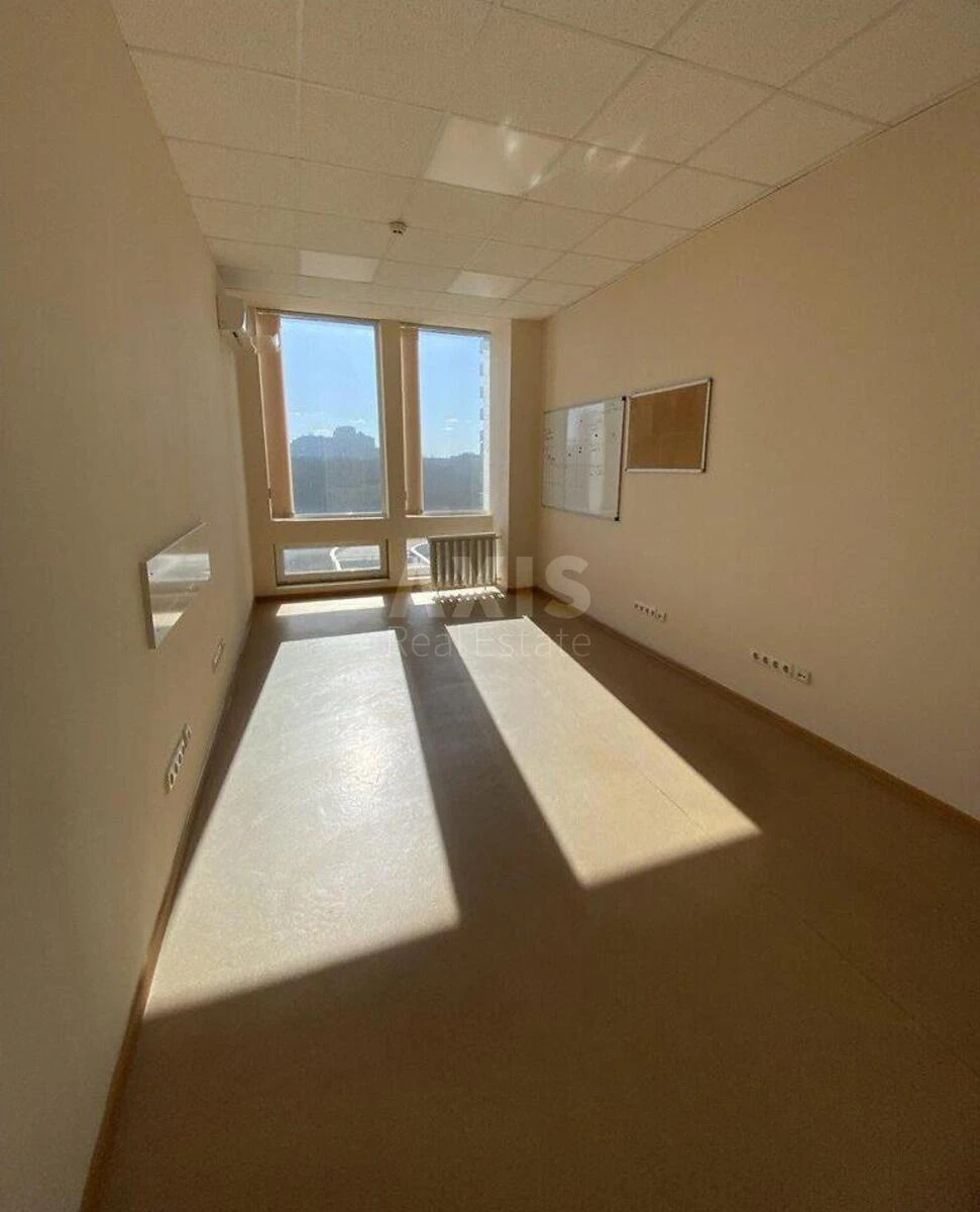 Office vul. Lypkivs'kogo Vasylja Mytropolyta 45, 272m2713601