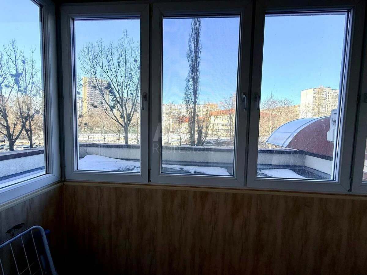 2к квартира ул. Голосеевская 13663937