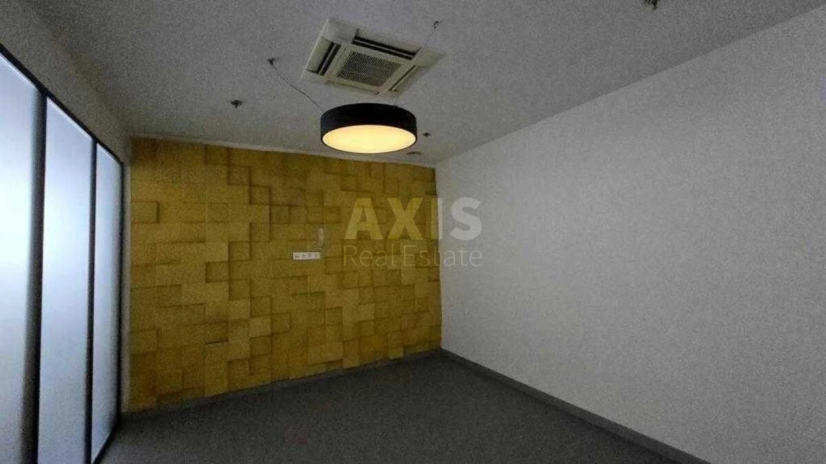 Office vul. Saksagans'kogo 70А, 1250m2671356