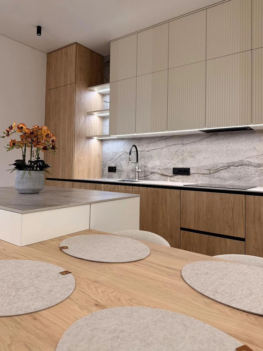 2k apartment vul. Vasylya Tyutyunnyka 39/2638399