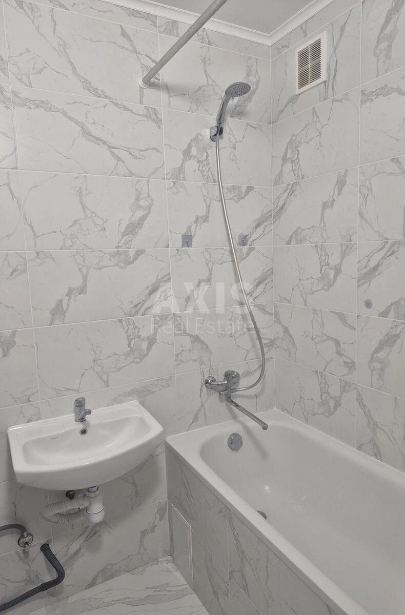 2k apartment vul. Revuc'kogo 54А720517