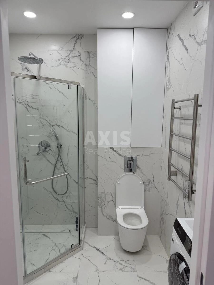 2k apartment pr-t Berestejskij 67713184