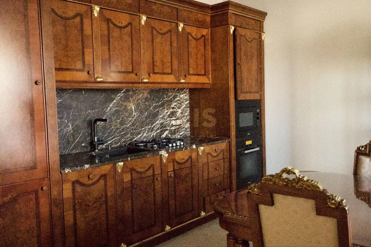 4k apartment vul. Zhyljans'ka 30А