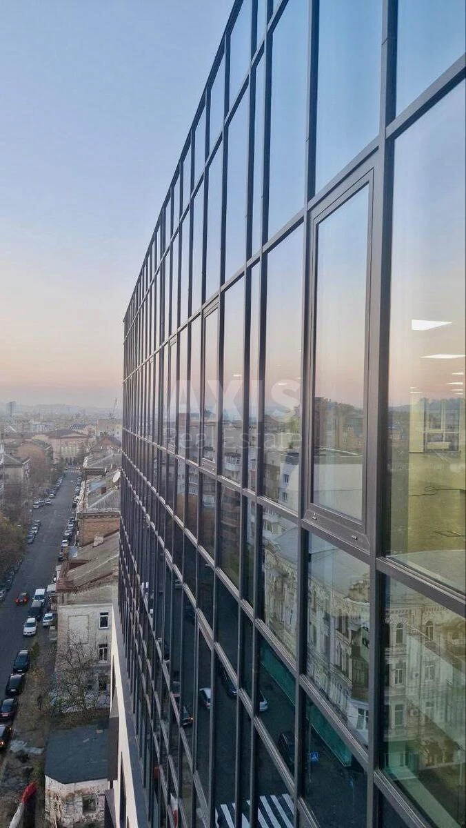 Office vul. Pochajnyns'ka 38/44, 550m2675510