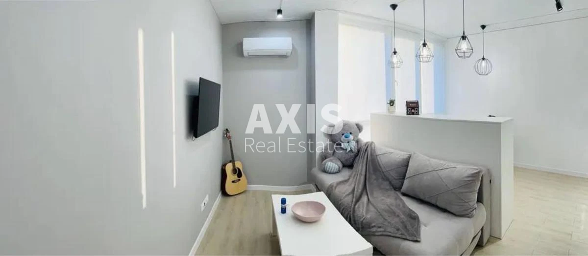 1k apartment vul. Saljutna 2Б244102