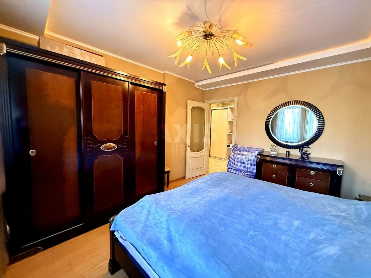 2к квартира ул. Голосеевская 13663935