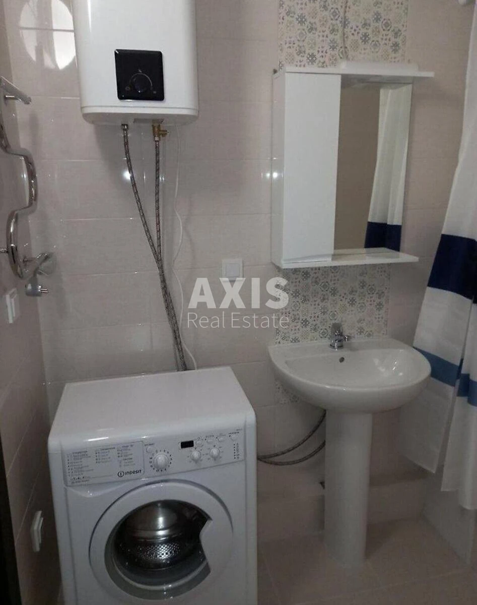 1k apartment pr-t Berestejskij шістдесят сім B624415