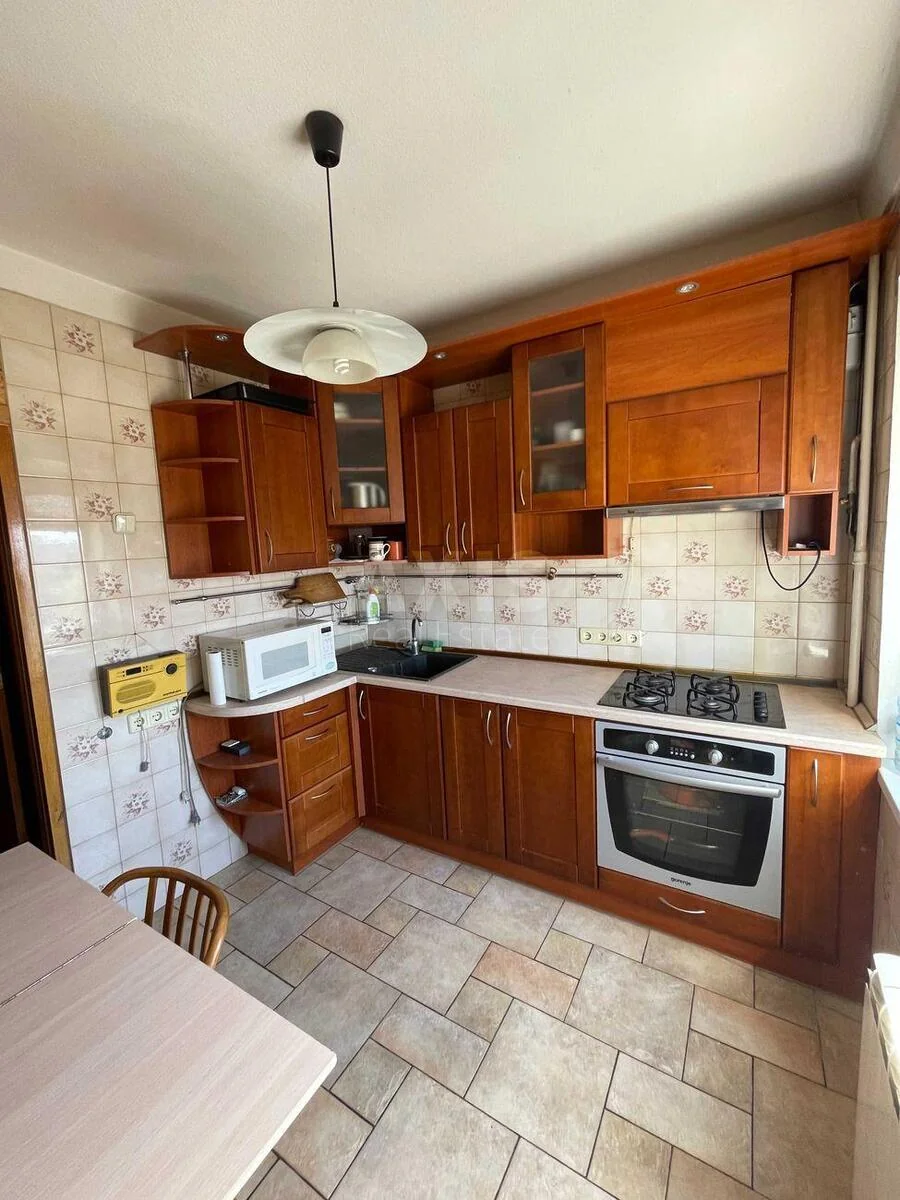 2k apartment vul. Miljutenka 15