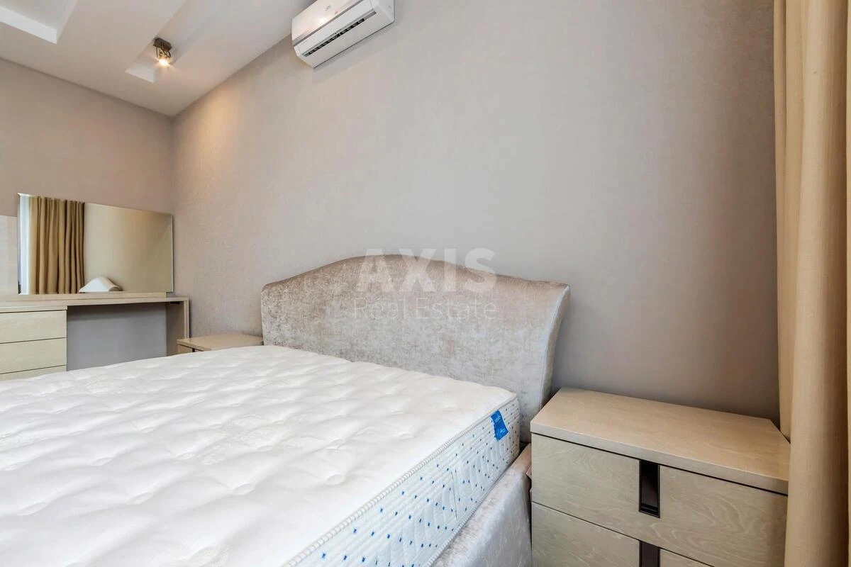 3k apartment nab. Dniprovs'ka 14703283