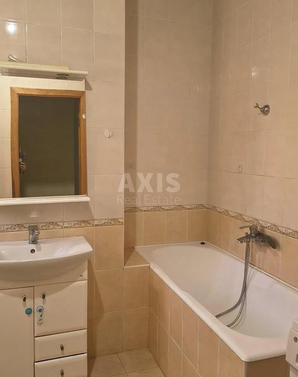 2k apartment vul. Ahmatovoi' Anny 13Г709716