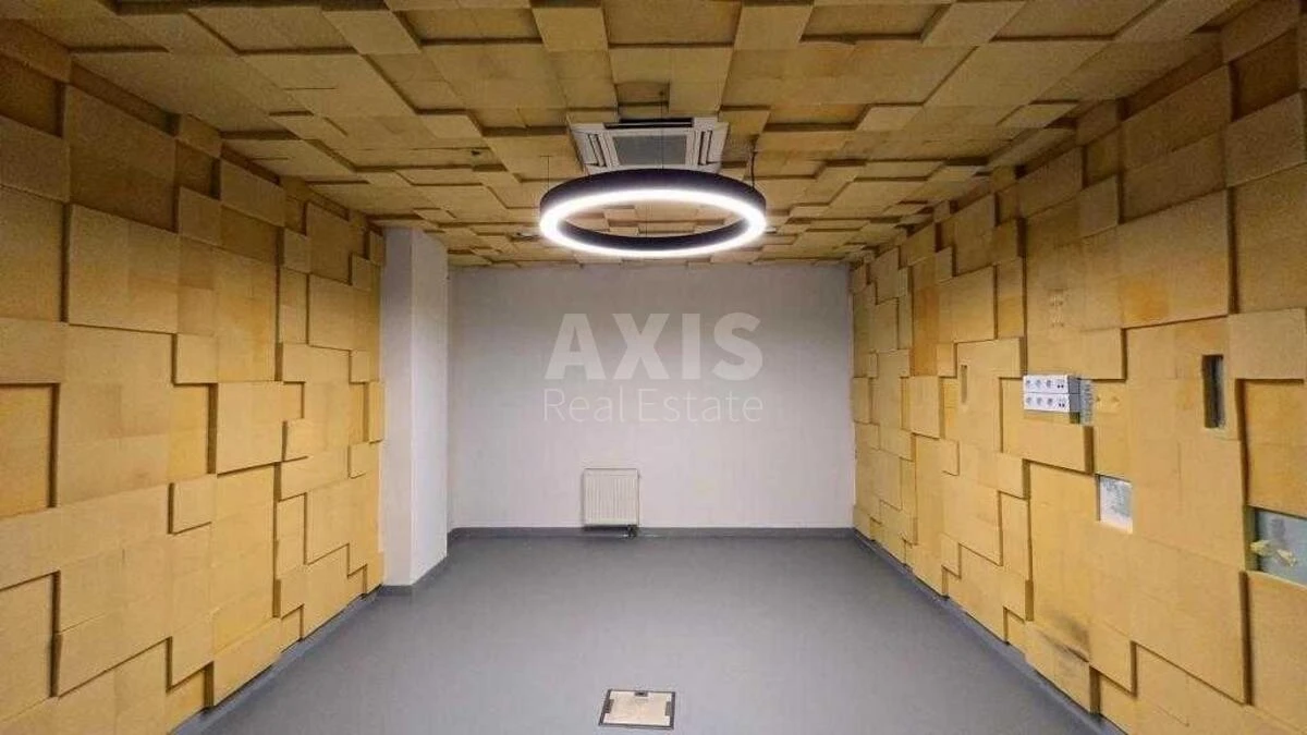 Office vul. Saksagans'kogo 70А, 1250m2671355