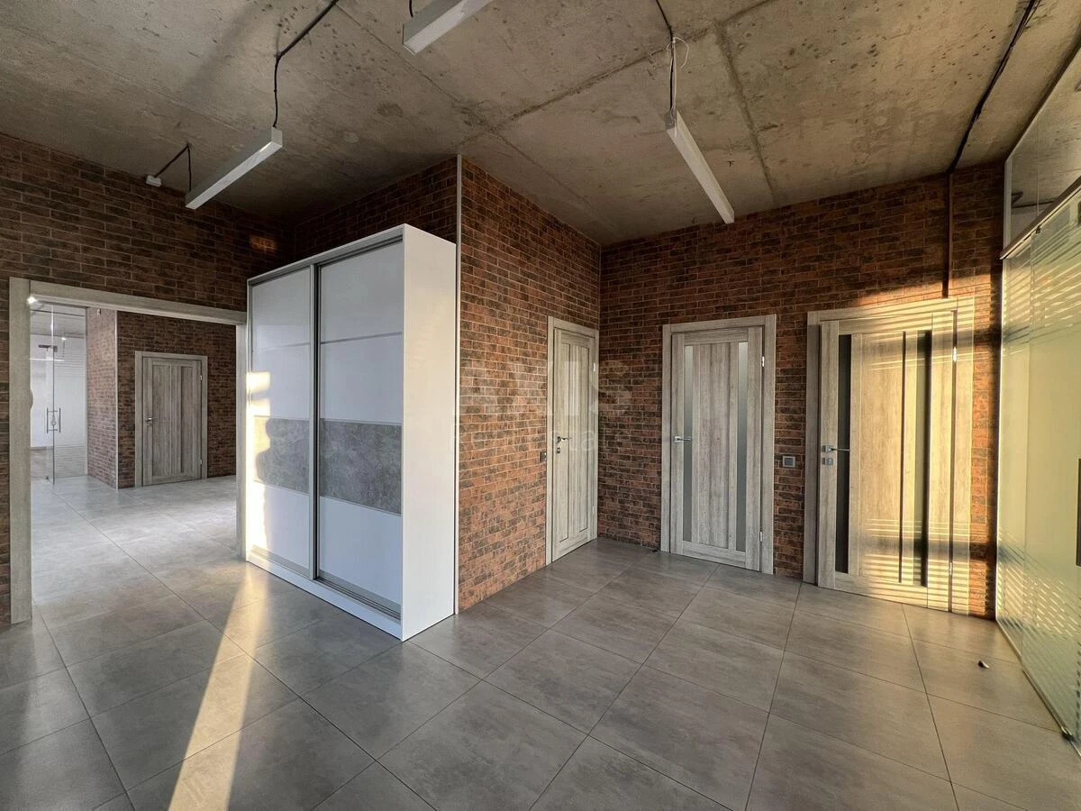 Office vul. Zhyljans'ka 68, 220m2670853