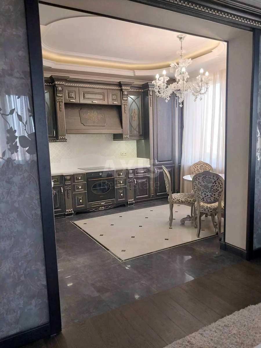 3k apartment vul. Dmytrivs'ka 82720001
