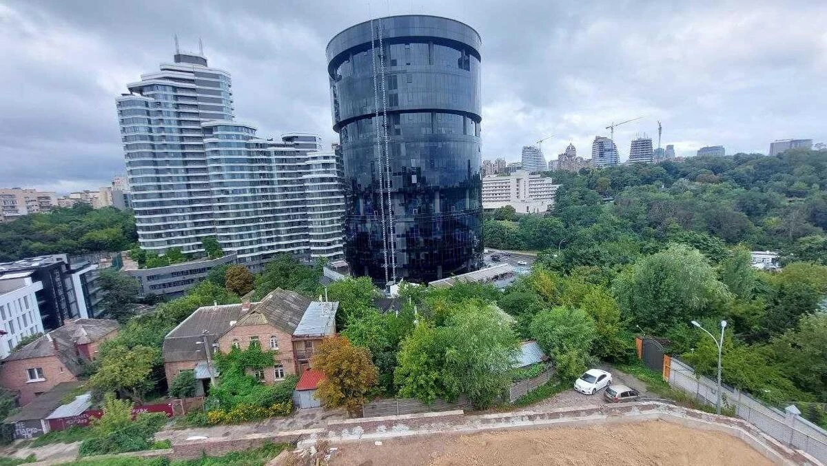 Объект торговли ул. Ломаковская 20, 2500м2673995