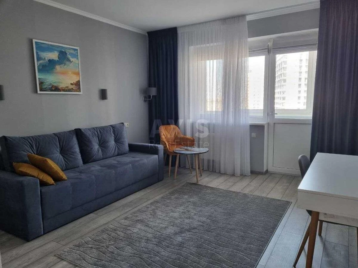 3k apartment vul. Sverstjuka Jevgena 4663352