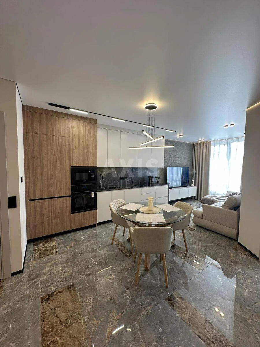 2k apartment nab. Dniprovs'ka 15