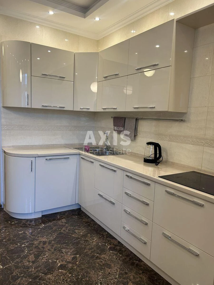 2k apartment vul. Kyrylivs'ka Eighty-five/Eighty-seven A648234