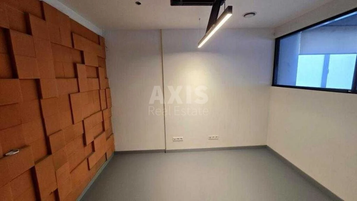 Office vul. Saksagans'kogo 70А, 1250m2671357