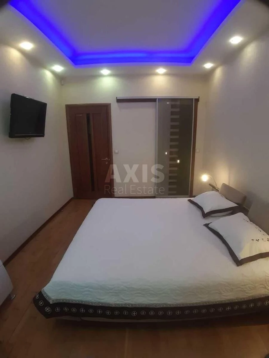 3k apartment vul. Urlivs'ka 4А7164213
