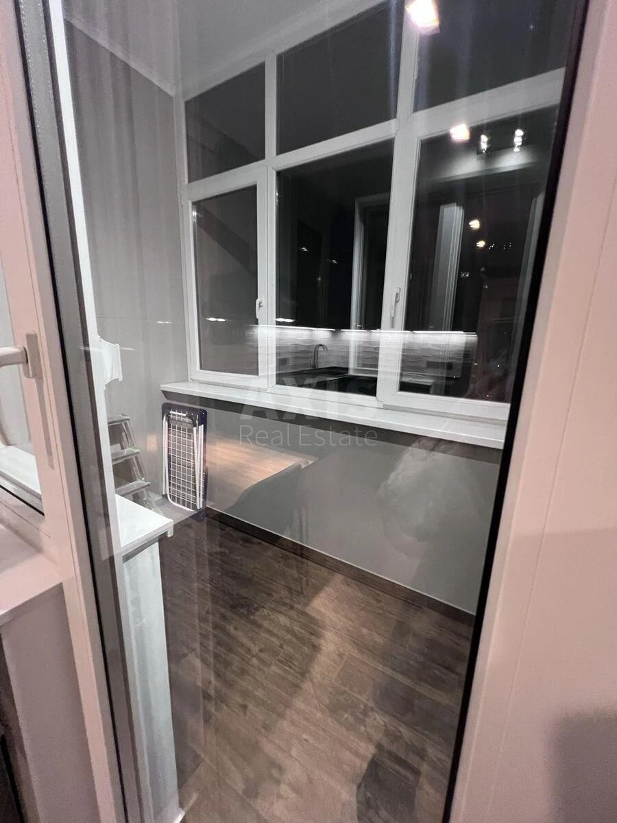 1k apartment vul. Preobrazhens'ka 8Б6428910