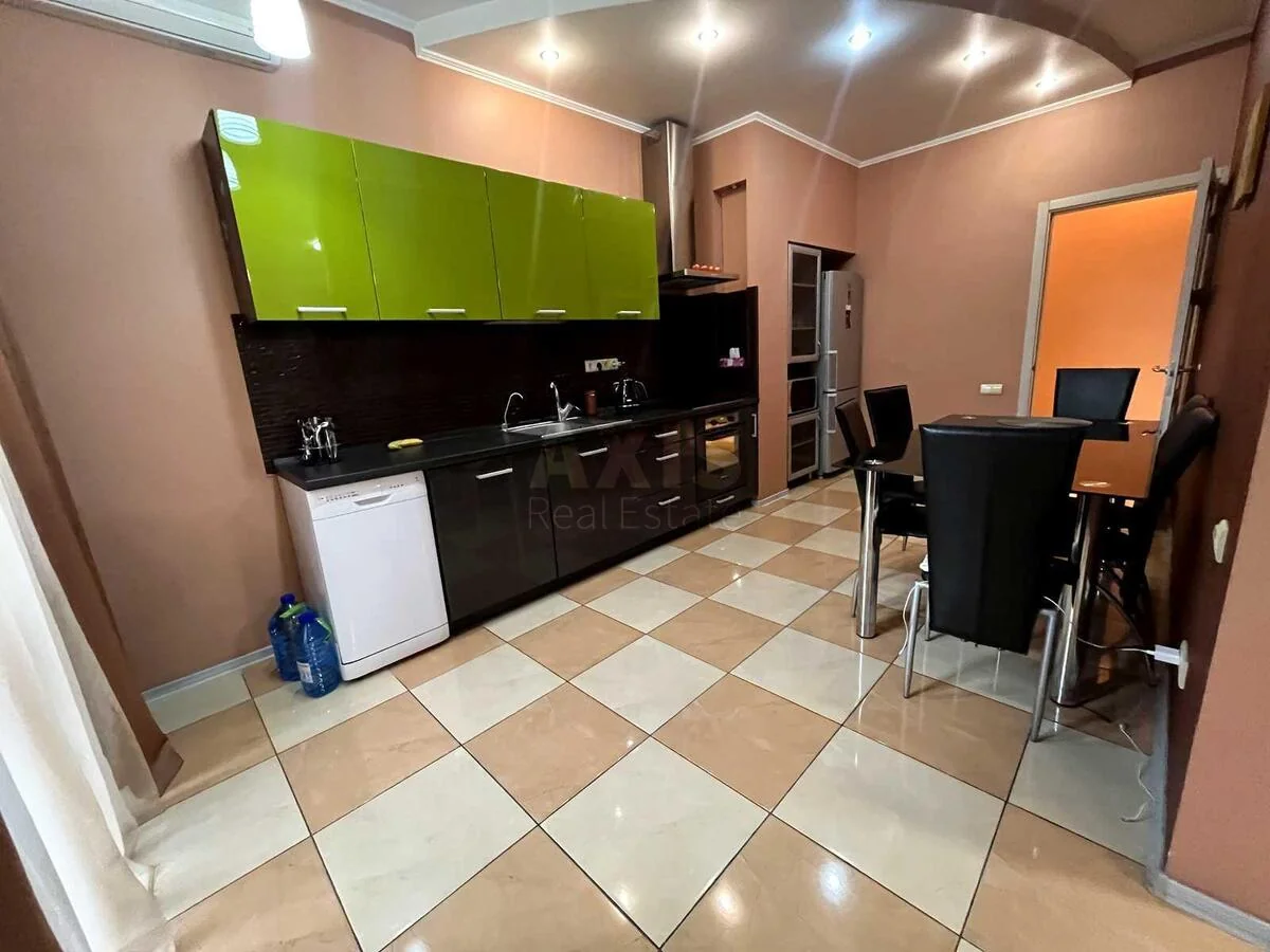 3k apartment vul. Pavlivs'ka 26/41