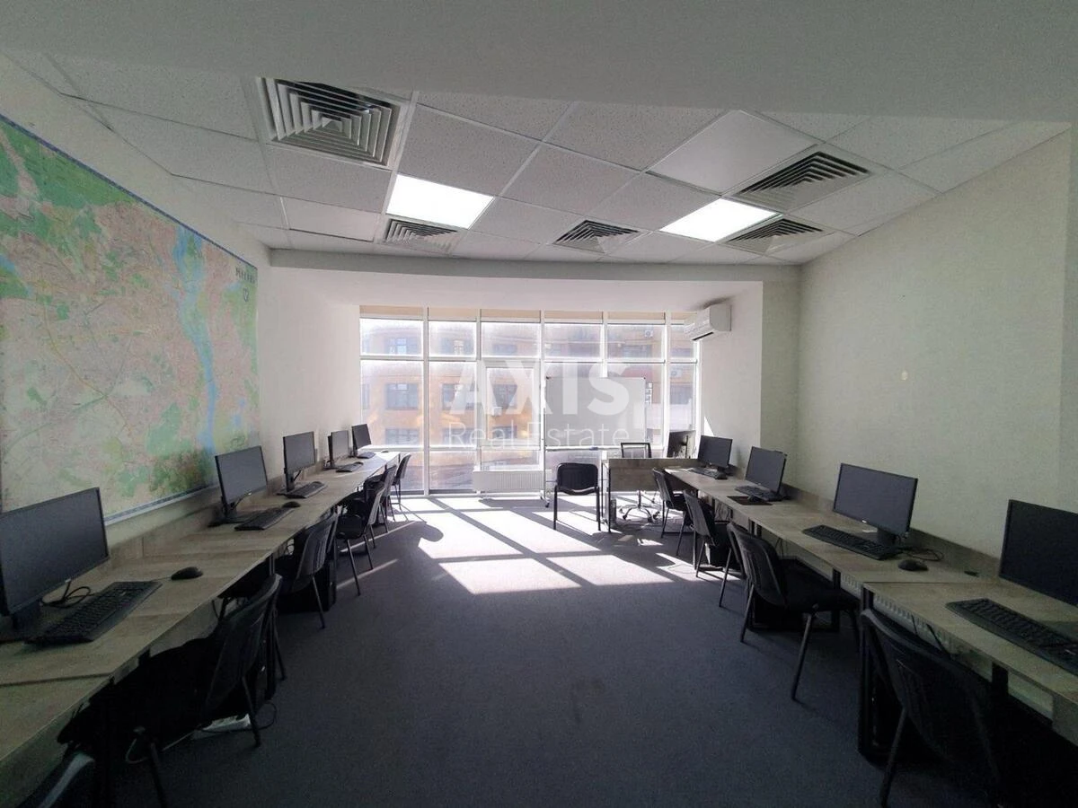 Office vul. Jevgena Konoval'cja 36Д, 133m2484554