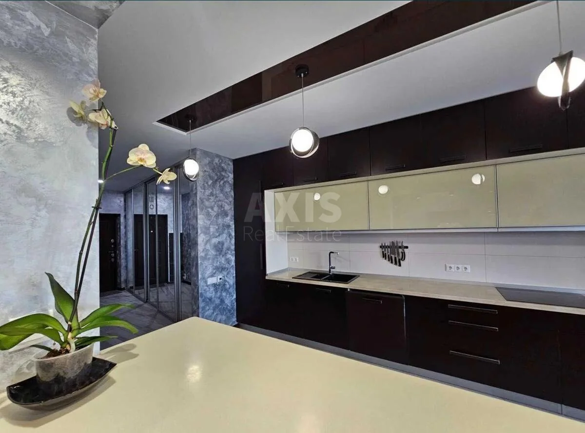 3k apartment vul. Dragomanova 40Ж