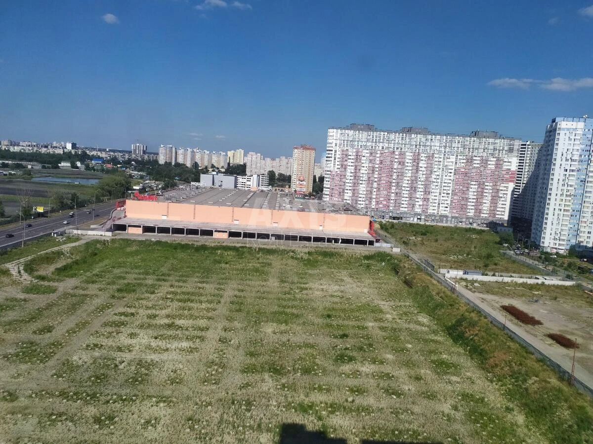 4k apartment vul. Oleny Pchilky 2Б699379