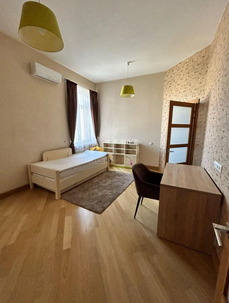 3k apartment vul. Dmytrivs'ka 66А675278