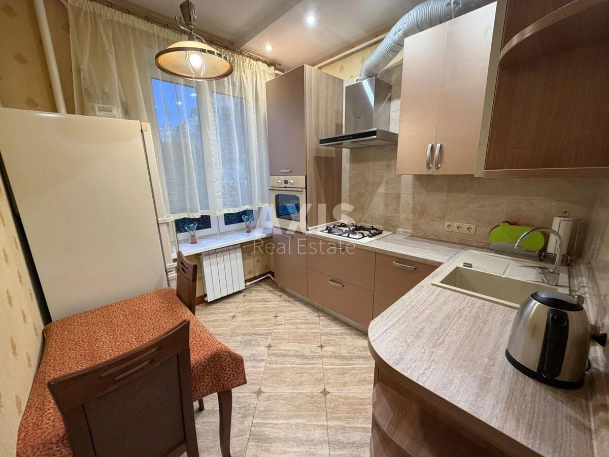 2k apartment prov. Yevhena Hutsala 469623