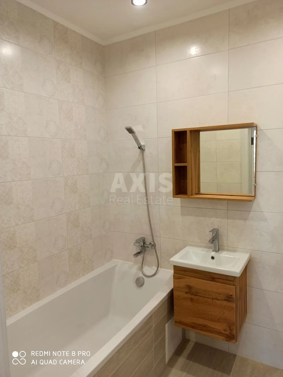 2k apartment vul. Oleksandra Olesja 4А702267